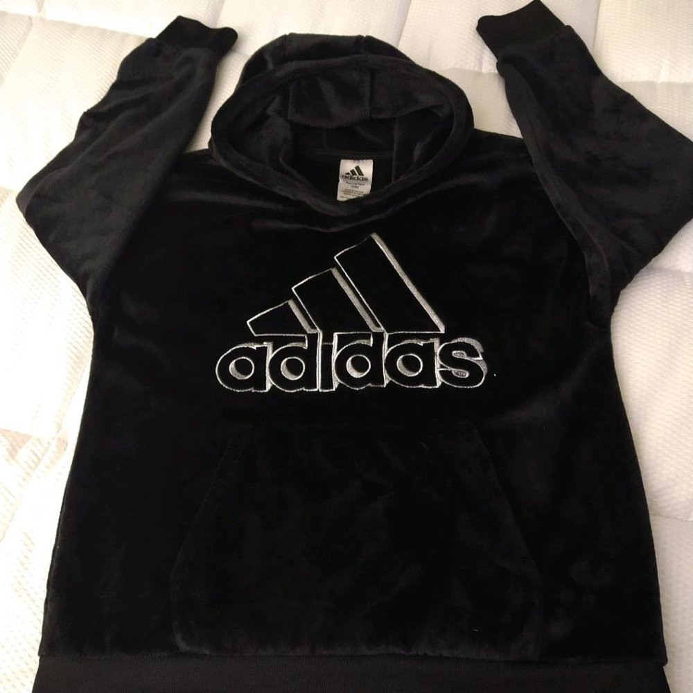 ADIDAS VELOUR HOODIE SIZE: GIRLS (16) COLOR: BLACK W/SILVER PRINT